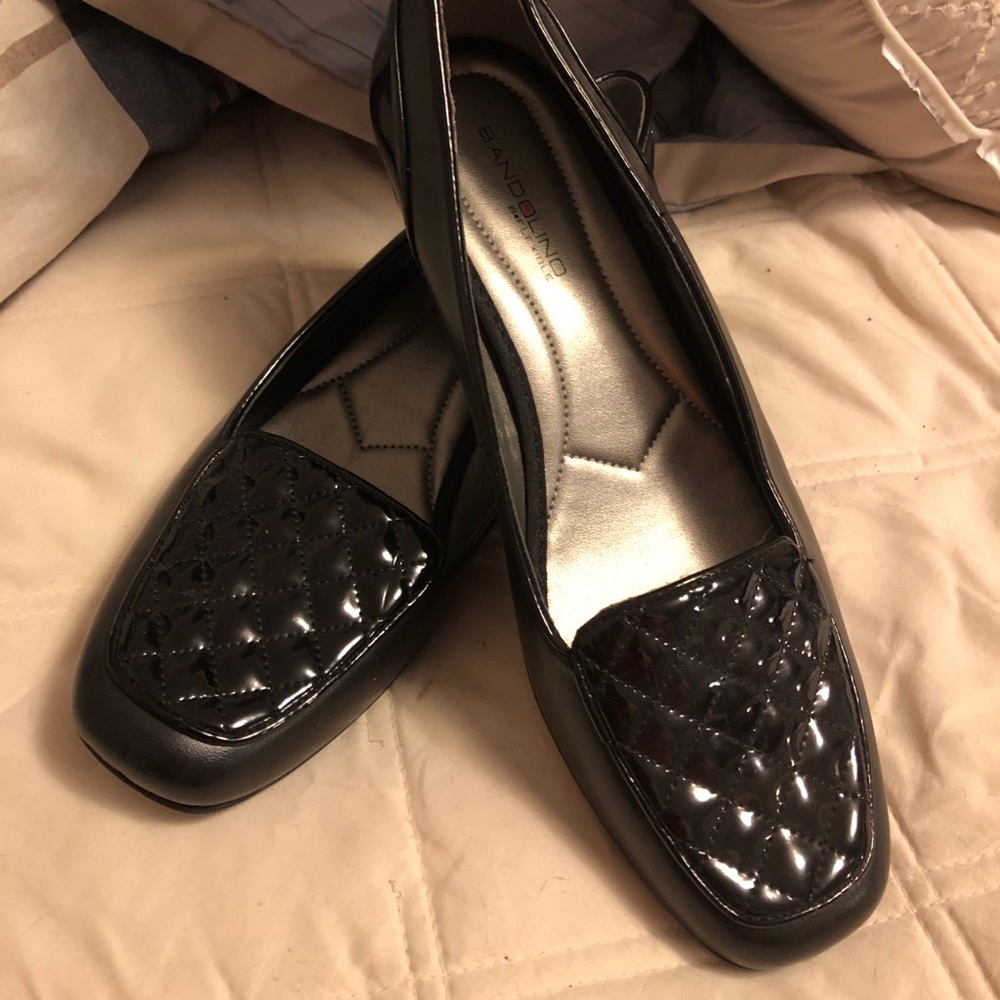 Bandolino black loafers